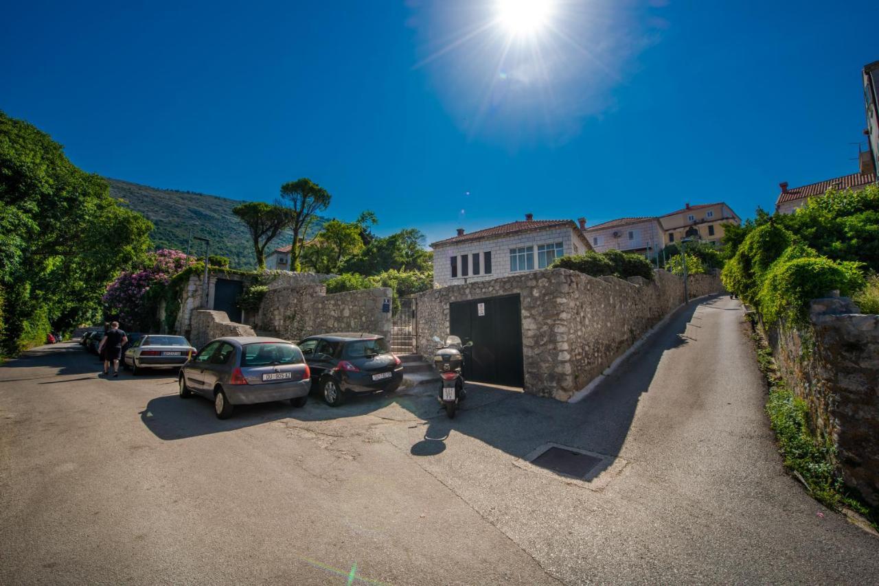 Apartment Near Old Town, Free Parking & Huge Garden Dubrovnik Exterior photo